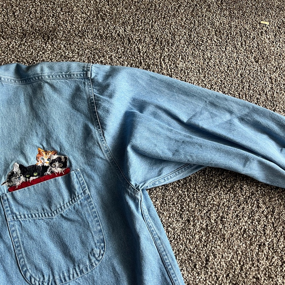 ⭐️Vintage Denim Shirt with Cat Embroidery - Picture 5 of 8